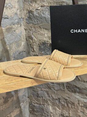 Chanel Beige Quilted Leather CC Chain Link Slipper Slide Sandals